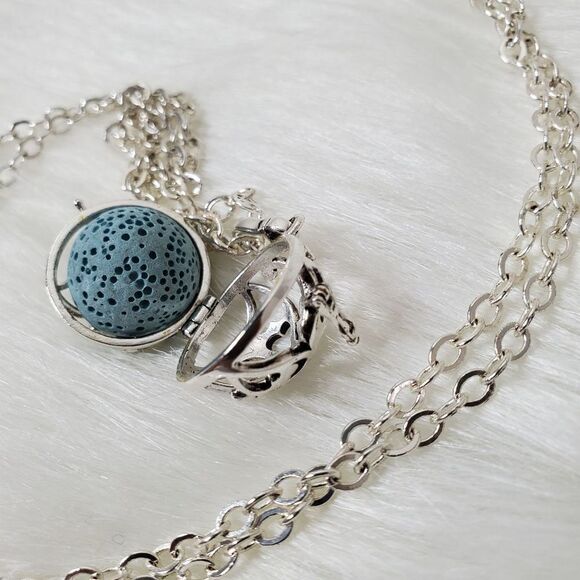 ESSENTIAL CHARMS Aromatherapy necklace butterfly shape with natural lava rock st - Picture 6 of 8